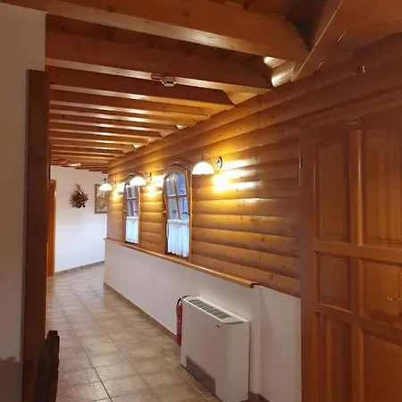 库拉克斯卡斯拉达佩泽欧酒店 埃格尔