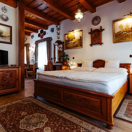 住宿加早餐酒店 库拉克斯卡斯拉达佩泽欧酒店 埃格尔